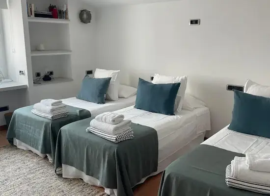 Consulat Begur Chambre triple