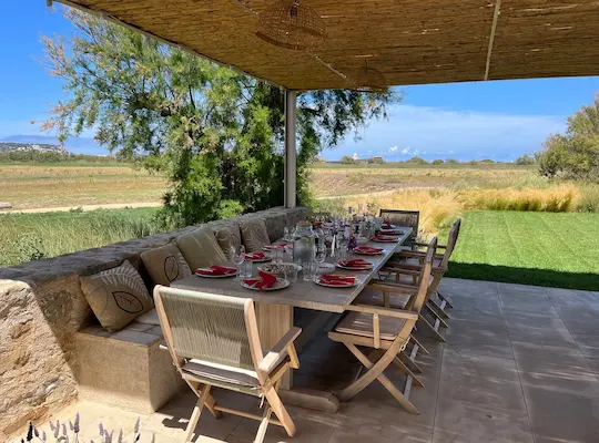 Mas La Pletera repas exterieur